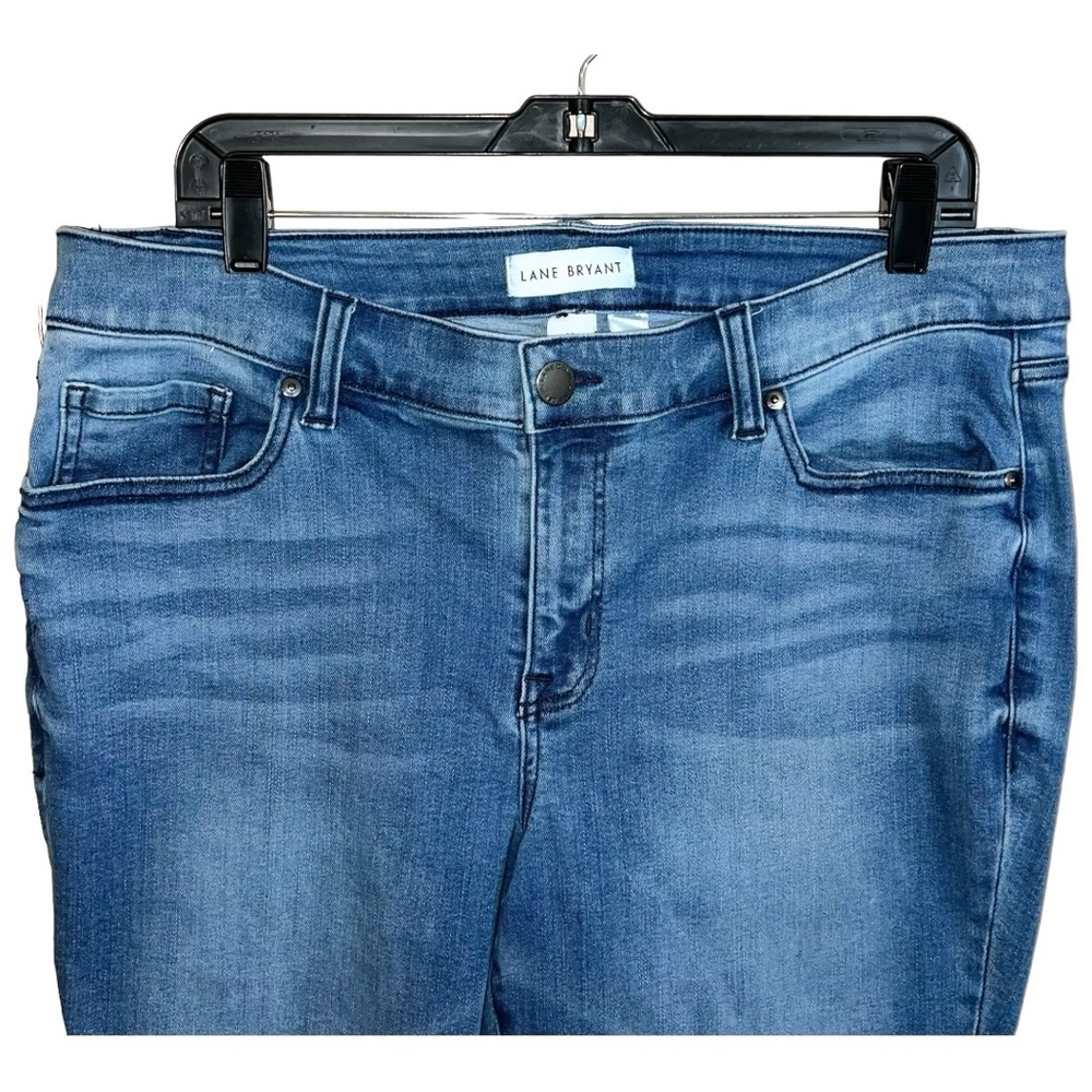 Lane Bryant Jeans Women’s Size 14 35x21 Blue Signature Fit Mid-Rise Pedal Crop - Picture 2 of 9